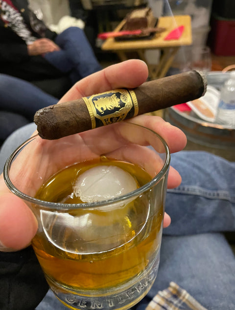Liga Undercrown Maduro Robusto