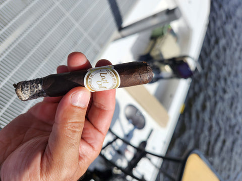 Last Call Maduro Geniales by AJ Fernandez