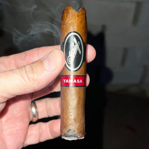 Davidoff Yamasa Petit Churchill