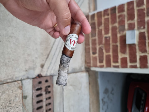 VegaFina 1998 VF 52 Cigar – Medium Strength – 52 Ring Gauge – 5" Toro
