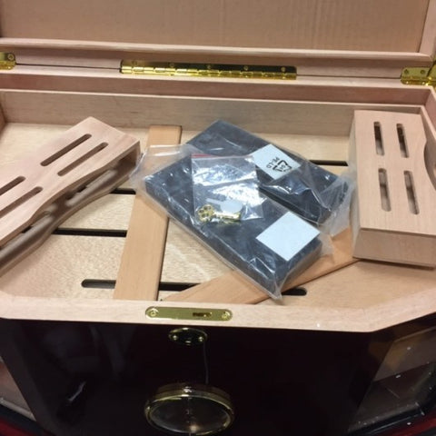 Chancellor Display Model Humidor – Imperfect Condition (Holds 300 Cigars)